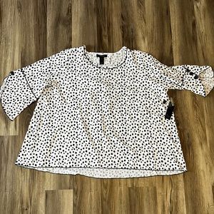 Black and White poke-a-dot top